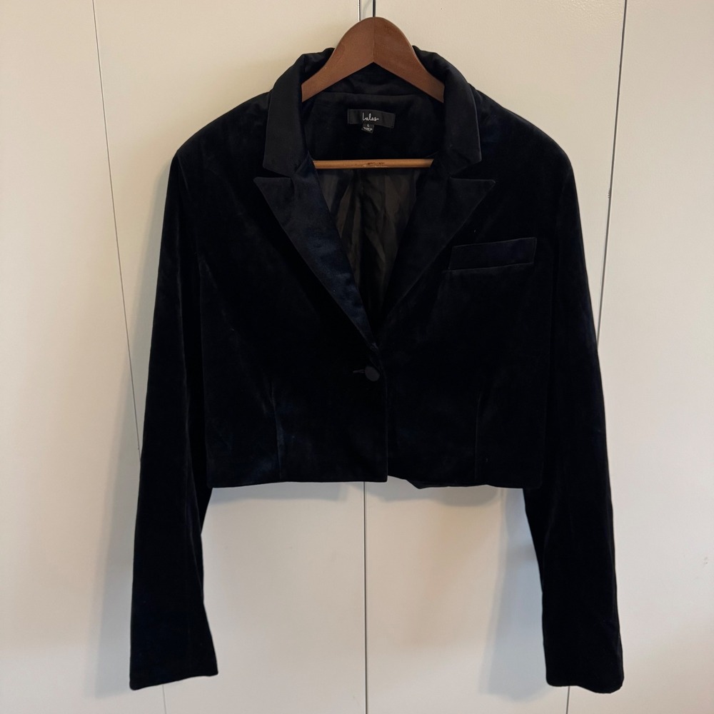Lulus Black Velvet Cropped Blazer Jacket Single Button Long Sleeve Size Large